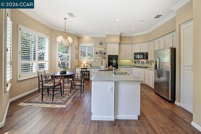 1706 Comstock Dr, Walnut Creek, CA 94595