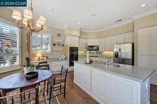 1706 Comstock Dr, Walnut Creek, CA 94595