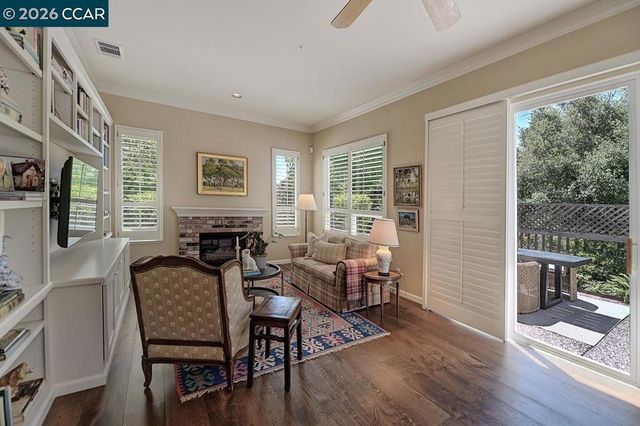 1706 Comstock Dr, Walnut Creek, CA 94595