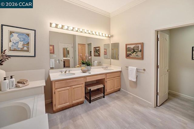 1706 Comstock Dr, Walnut Creek, CA 94595