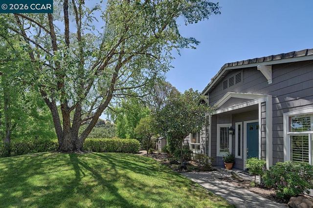 1706 Comstock Dr, Walnut Creek, CA 94595