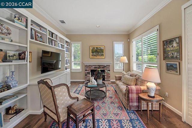 1706 Comstock Dr, Walnut Creek, CA 94595