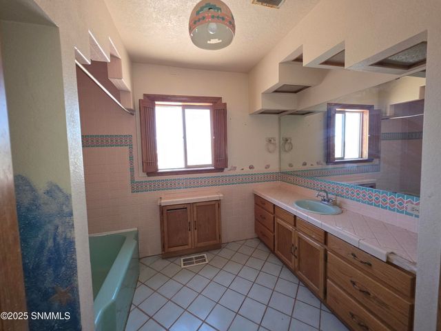 906 Kopra Street, Truth Or Consequences, NM 87901