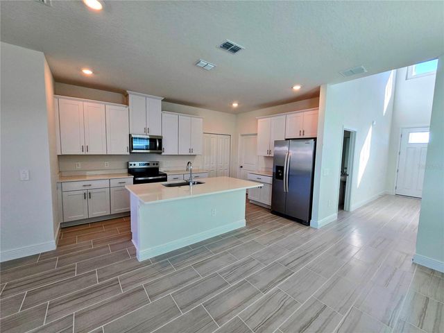 2284 HEN ROAD, Clermont, FL 34715