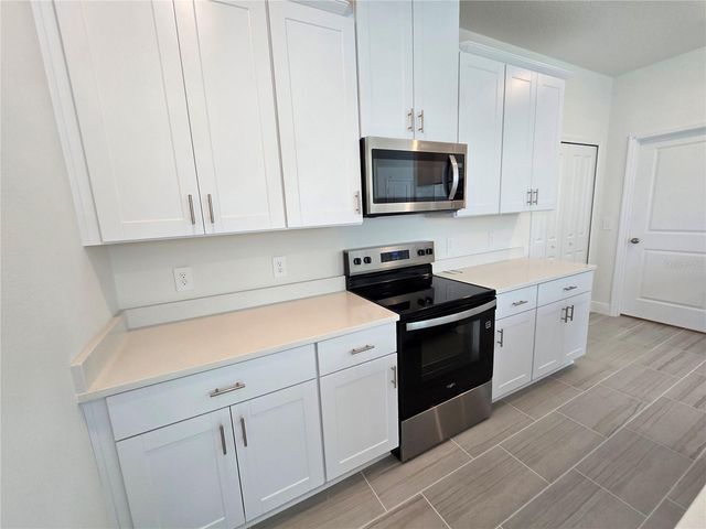 2284 HEN ROAD, Clermont, FL 34715