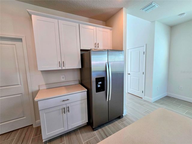 2284 HEN ROAD, Clermont, FL 34715