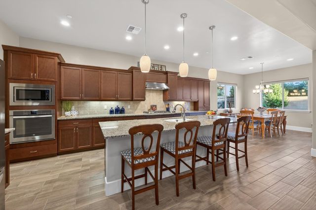 3096 Kenosha Avenue, Clovis, CA 93619