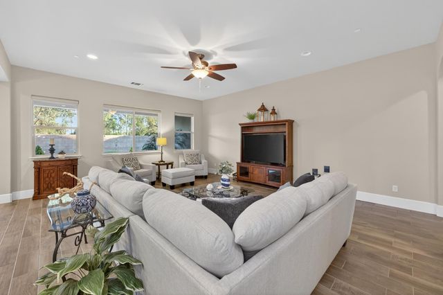 3096 Kenosha Avenue, Clovis, CA 93619