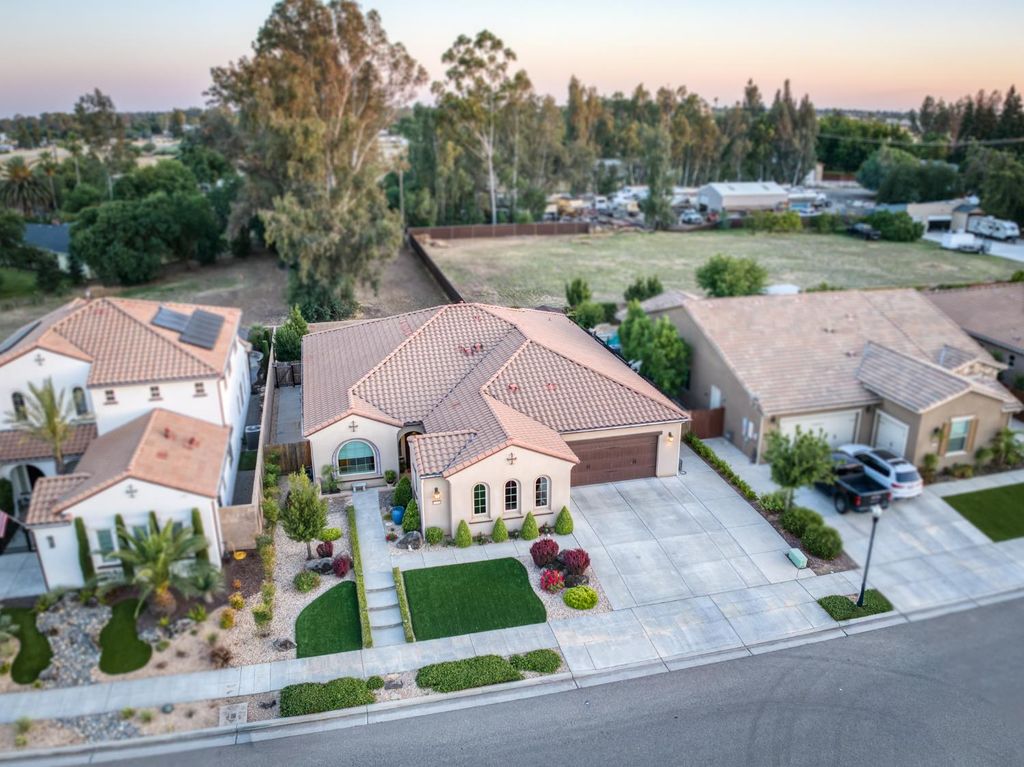 Image 53 of property listing at 3096 Kenosha Avenue, Clovis, CA 93619