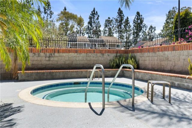 18 Laurel, Aliso Viejo, CA 92656