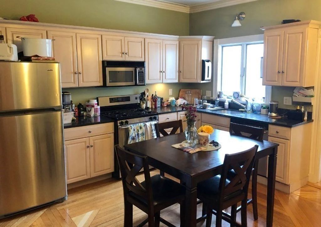 589 East Broadway 2, Boston, MA 02127