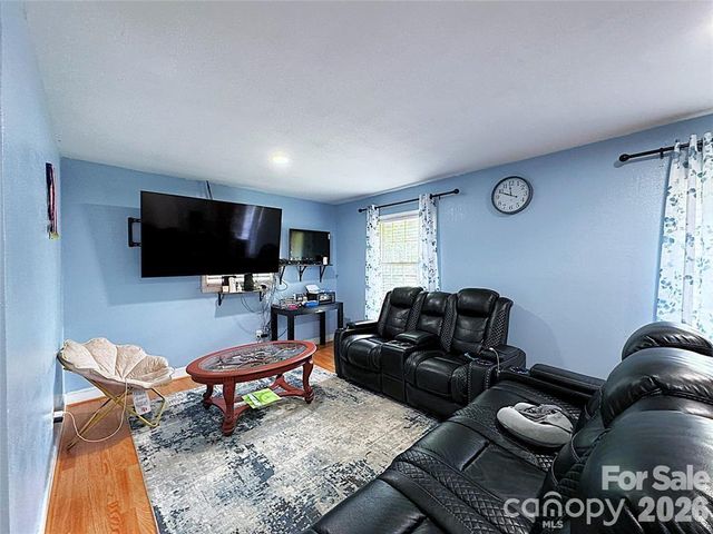 2209 Laura Drive, Charlotte, NC 28212