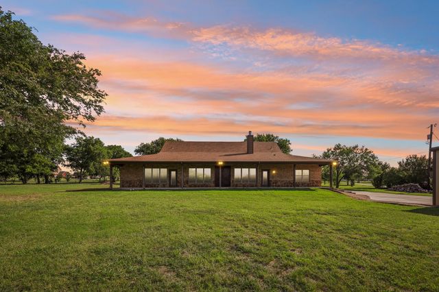 8137 Dollar Lane, Fort Worth, TX 76126