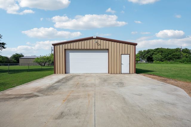 8137 Dollar Lane, Fort Worth, TX 76126