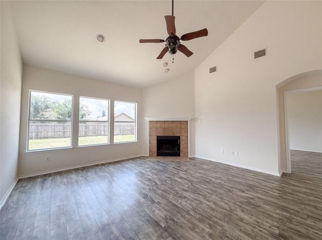 8608 Sagebrush Trail, Cross Roads, TX 76227