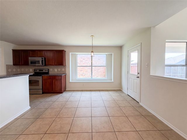 8608 Sagebrush Trail, Cross Roads, TX 76227