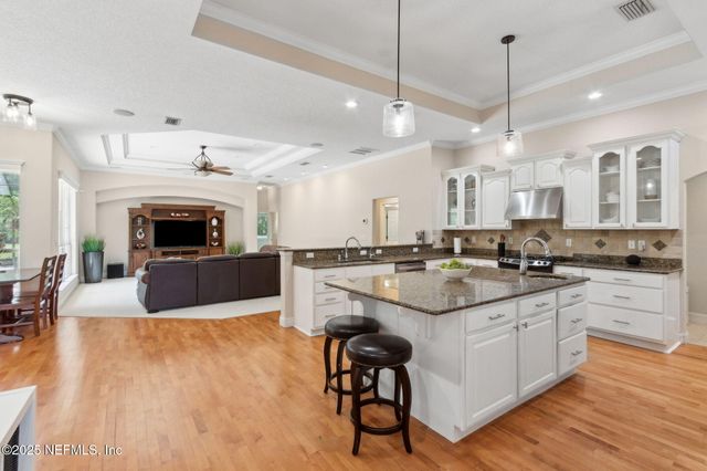 12610 ANGEL LAKE Drive W, Jacksonville, FL 32218