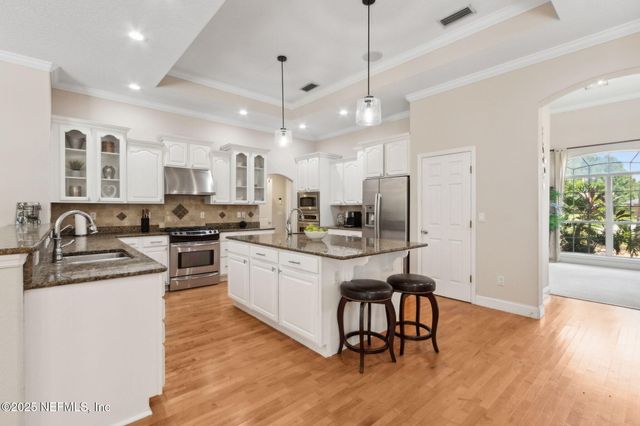 12610 ANGEL LAKE Drive W, Jacksonville, FL 32218