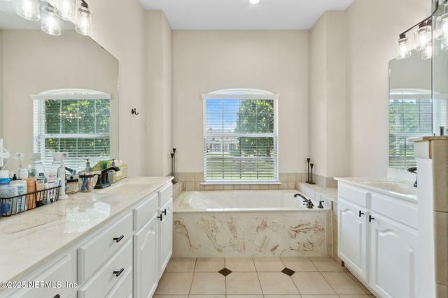 12610 ANGEL LAKE Drive W, Jacksonville, FL 32218