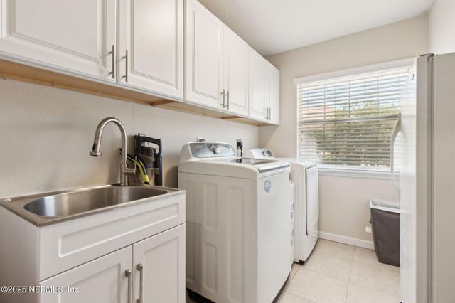 12610 ANGEL LAKE Drive W, Jacksonville, FL 32218