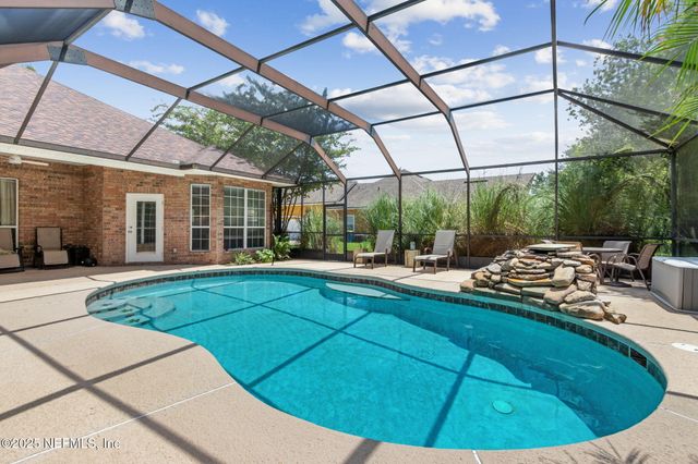 12610 ANGEL LAKE Drive W, Jacksonville, FL 32218