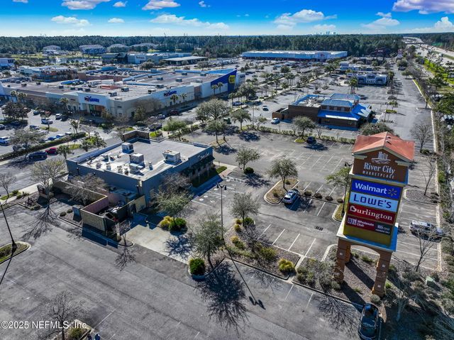 12610 ANGEL LAKE Drive W, Jacksonville, FL 32218