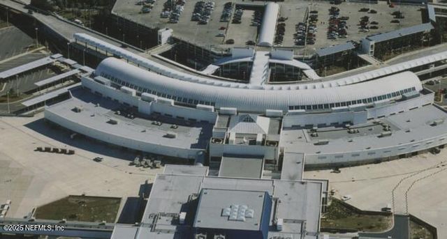 12610 ANGEL LAKE Drive W, Jacksonville, FL 32218