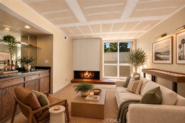 576 N Bellflower 341, Long Beach, CA 90814