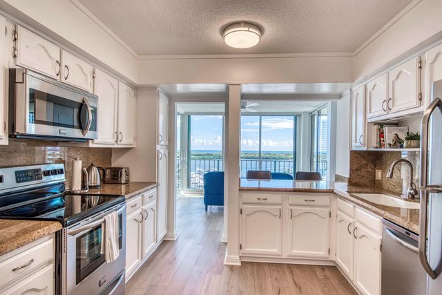 120 Lakeshore Drive T36, North Palm Beach, FL 33408