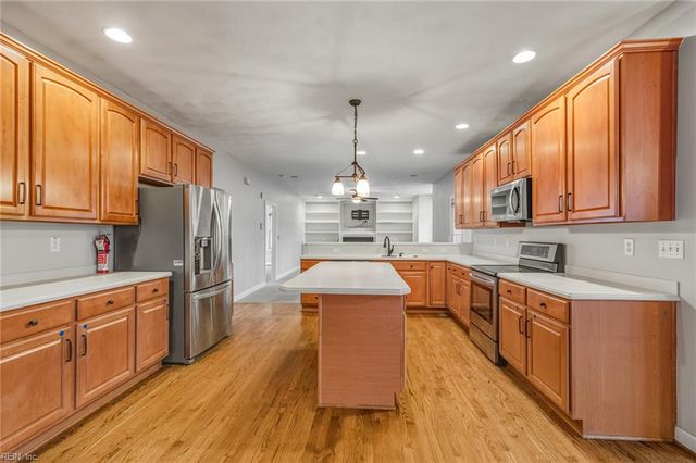 4415 McCaan QUAY, Chesapeake, VA 23320