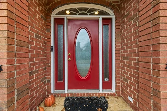 4415 McCaan QUAY, Chesapeake, VA 23320