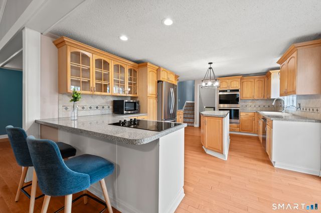 180 Dogwood Lane, South Windsor, CT 06074