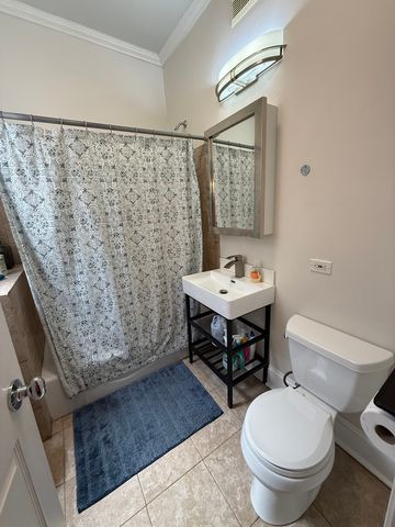 3252 W Crystal Street 2, Chicago, IL 60651