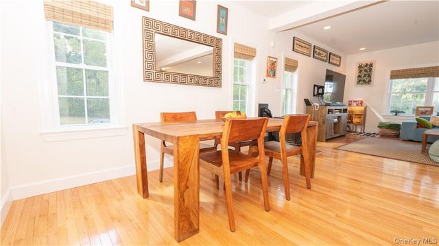 9 Jake Henry Drive, Marlboro, NY 12542