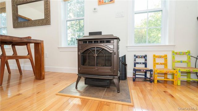 9 Jake Henry Drive, Marlboro, NY 12542