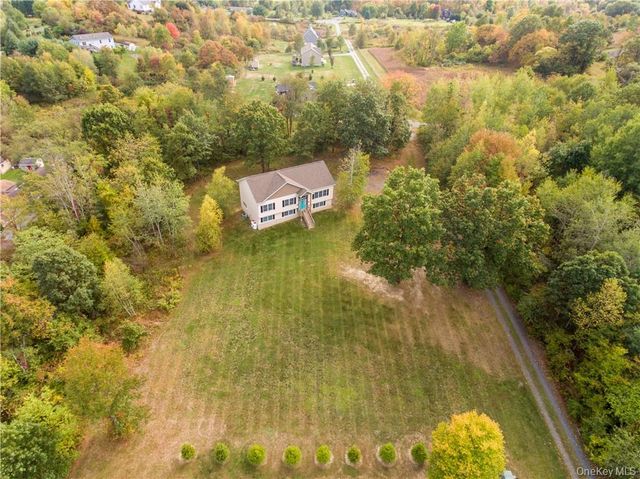9 Jake Henry Drive, Marlboro, NY 12542