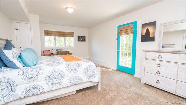 9 Jake Henry Drive, Marlboro, NY 12542