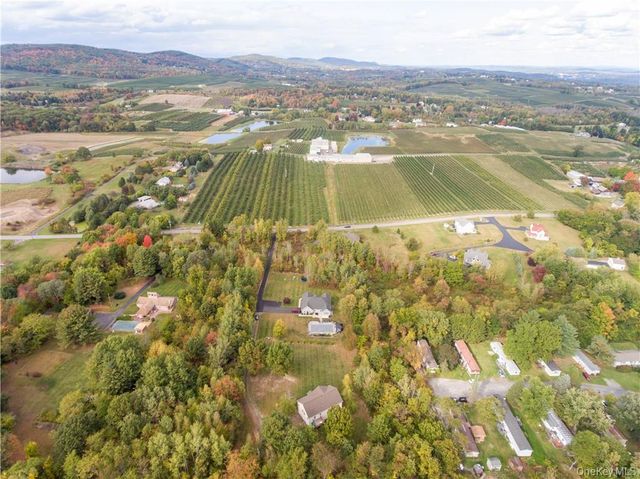 9 Jake Henry Drive, Marlboro, NY 12542