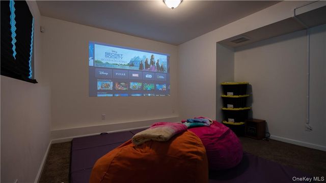 9 Jake Henry Drive, Marlboro, NY 12542