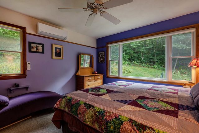 90 Lawrence Lane, Sunderland, VT 05250