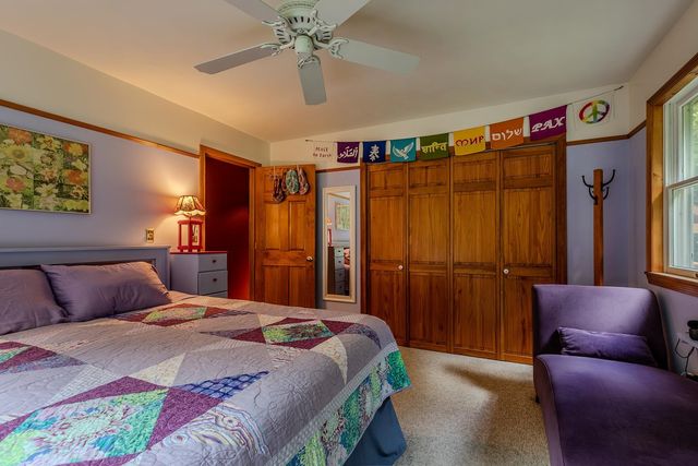 90 Lawrence Lane, Sunderland, VT 05250