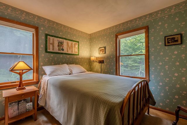 90 Lawrence Lane, Sunderland, VT 05250