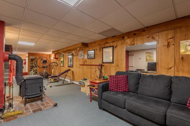 90 Lawrence Lane, Sunderland, VT 05250