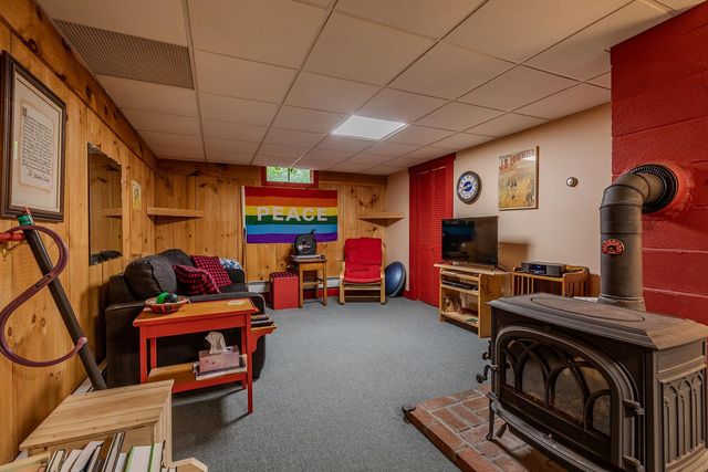 90 Lawrence Lane, Sunderland, VT 05250