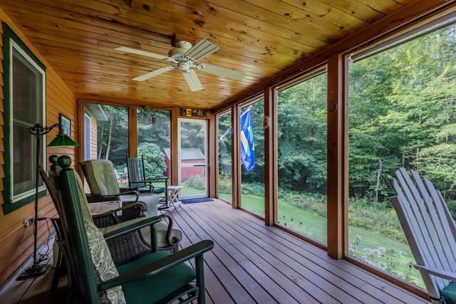 90 Lawrence Lane, Sunderland, VT 05250