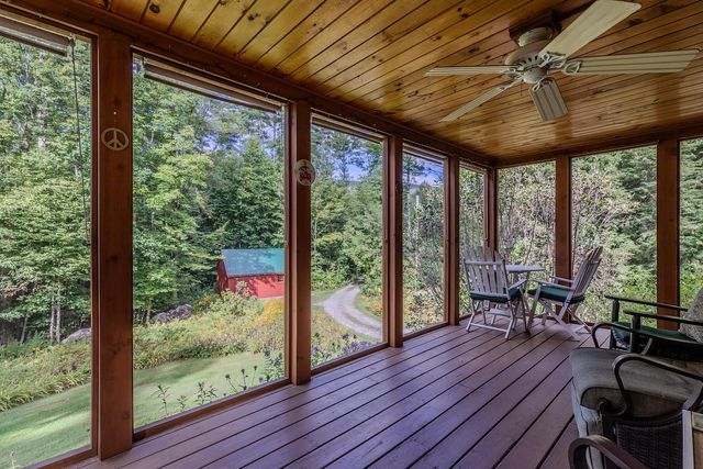 90 Lawrence Lane, Sunderland, VT 05250