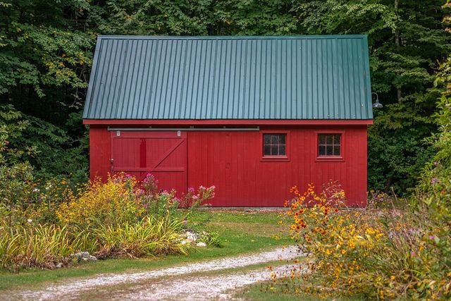 90 Lawrence Lane, Sunderland, VT 05250