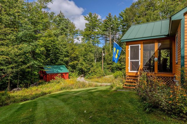 90 Lawrence Lane, Sunderland, VT 05250