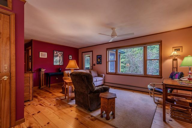 90 Lawrence Lane, Sunderland, VT 05250