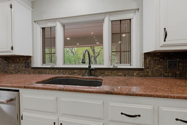 1909 N Mistletoe Lane, Edmond, OK 73034